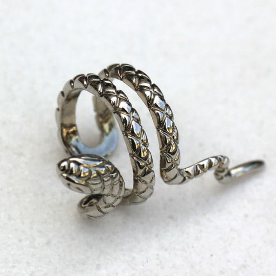 Korvaklipsi Rustoon Käärme