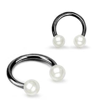 Musta hevosenkenkä helmi