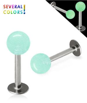 Pimeässä loistava huulikoru