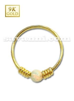 Kultainen rengas opaali